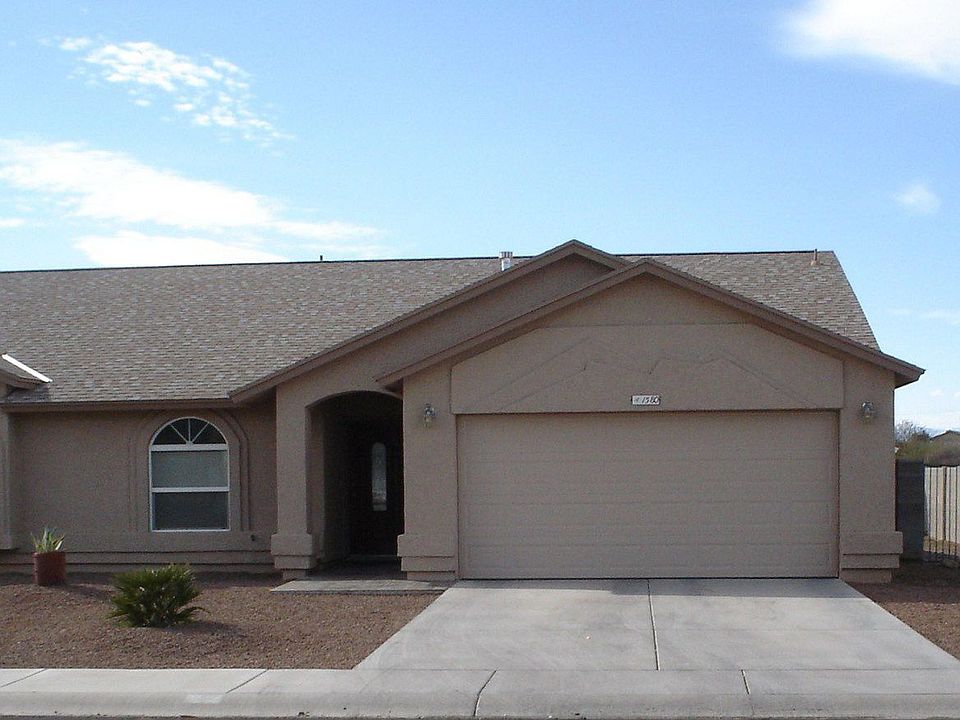 2-Car Garage w/ Mountain Design