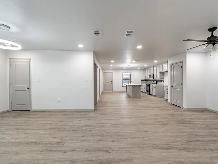 5612 Kemper St — Photo 3