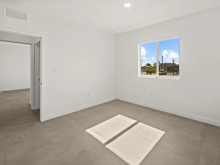 1295 W 69th St #303 — Photo 10