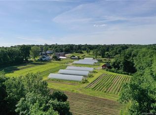 7 Shepard Rd, Woodbridge, CT 06525