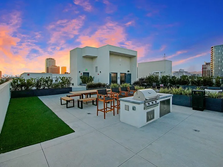 Zephyr Apartments — Photo 19