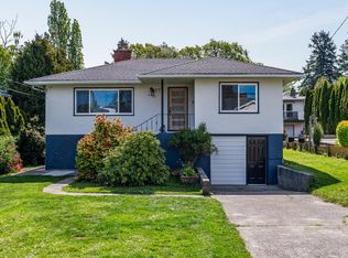 2957 Austin Ave, Saanich, BC V9A2K9