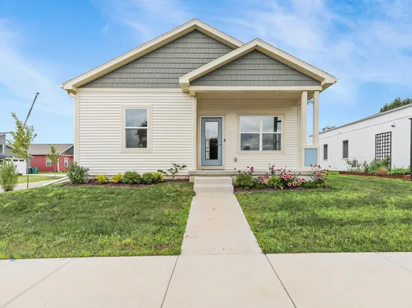 505 Park St, Poynette, WI 53955