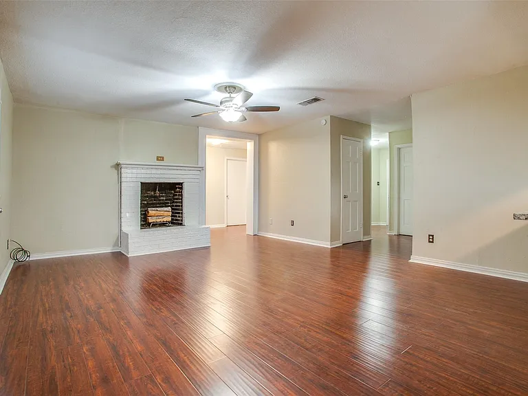 101 Teakwood Dr — Photo 5