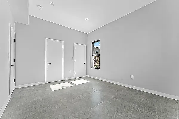 1268 E 92nd St #2A — Photo 8