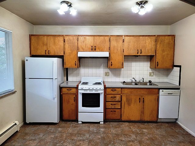 1250 Elder Ave. #6 - kitchen (vacant)