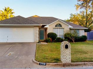 7713 Pampas Dr, Fort Worth, TX 76133