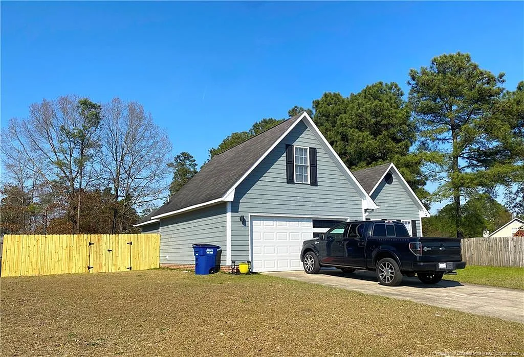 675 Americana Dr — Photo 2