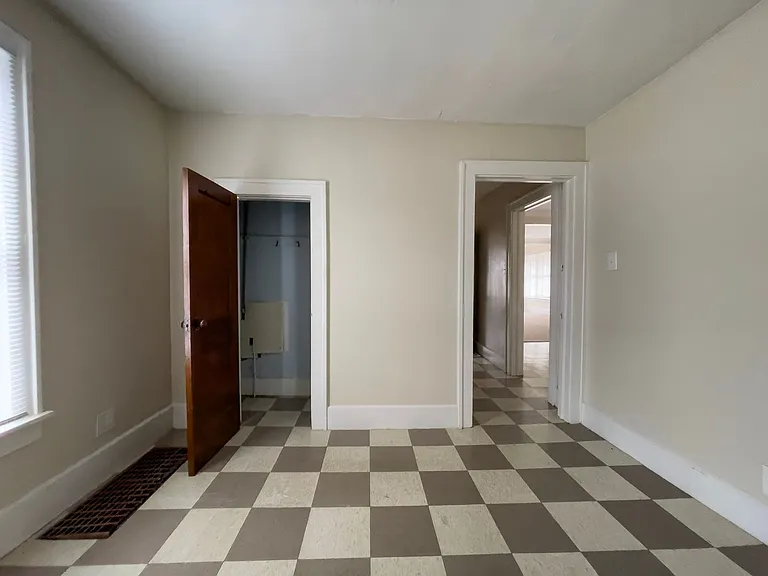 215 S Talley Ave — Photo 8