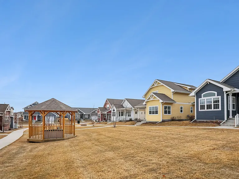 9924 Peach Leaf Ln — Photo 3