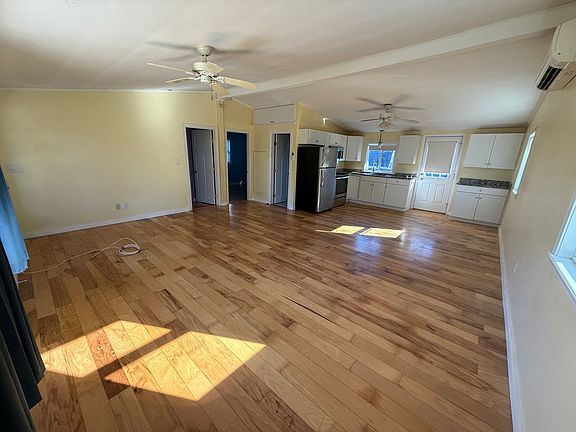 2nd image of 167 Dogwood St