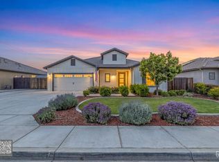 15 Claudia Autumn Dr, Bakersfield, CA 93314