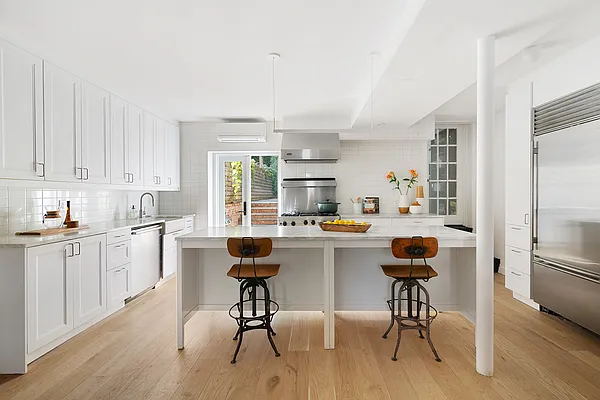 Sold by Compass | media 4