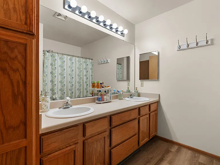3225 Stonecreek Dr #1 — Photo 17