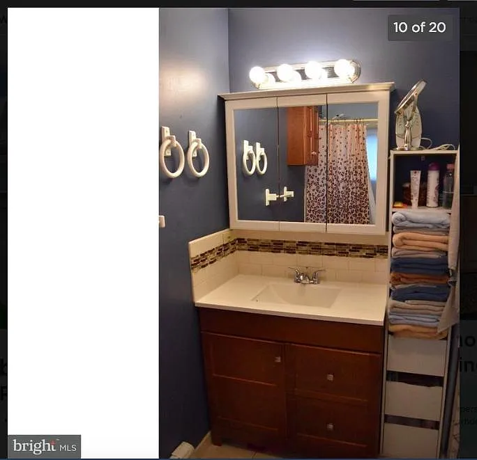 5 bed, 2256 sqft, $3,050 — Photo 2