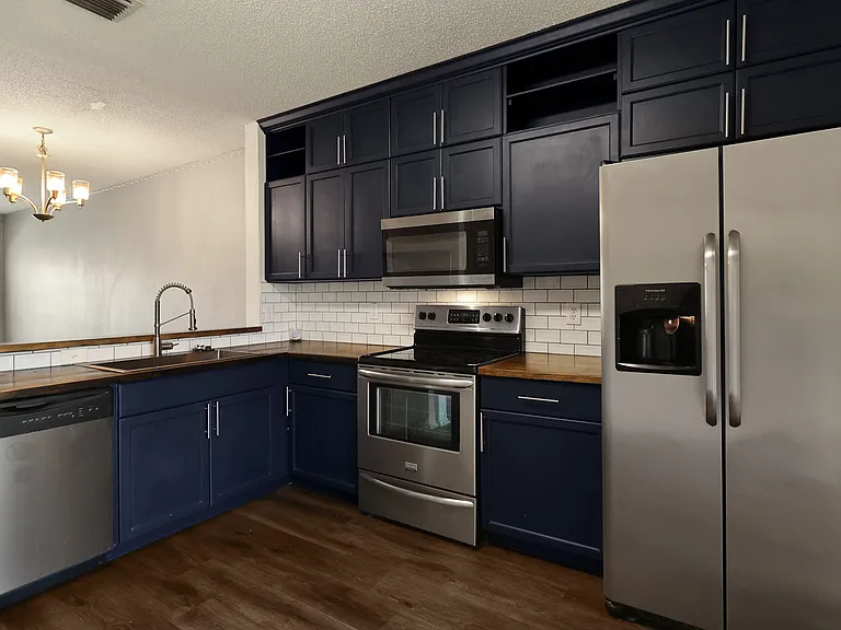 6367 Bayside Key Dr — Photo 9