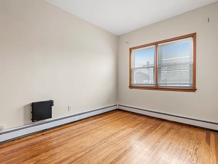 39 W 51st St #3 — Photo 11