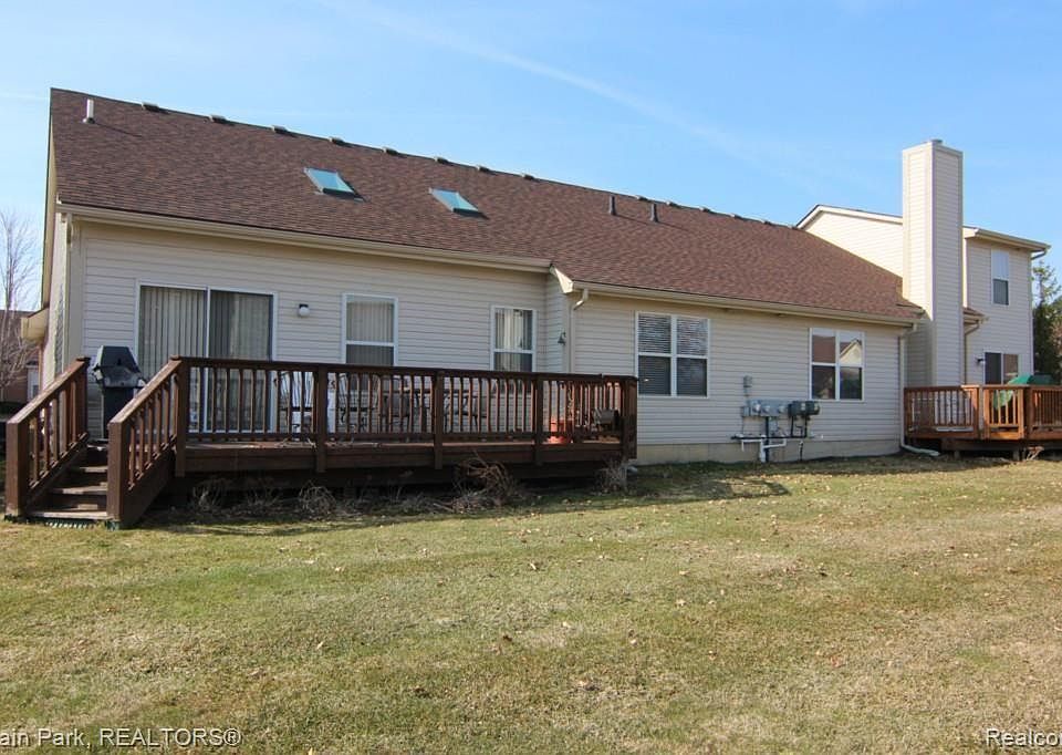 2053 Maplehurst Dr 14, Walled Lake, MI 48390 Zillow