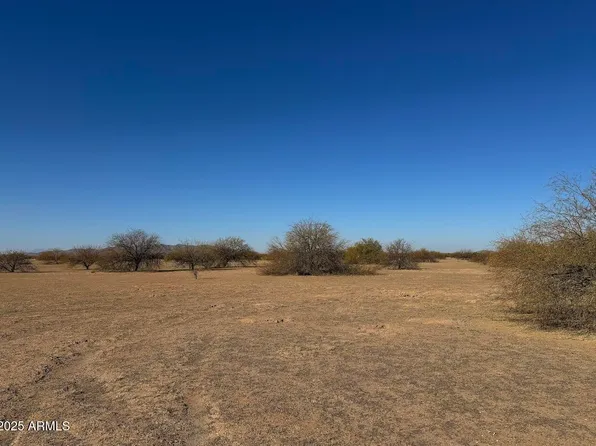 5215 N YAVAPAI Drive #13, Eloy, AZ 85131