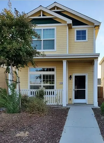 120 Ivy St Photo 1