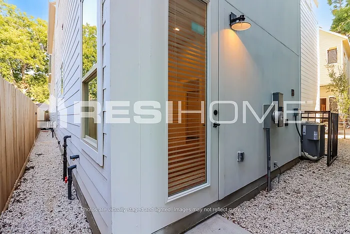 5722 Beall St #C — Photo 19