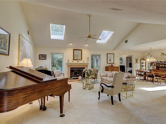 5th image of 16 Lenora Dr