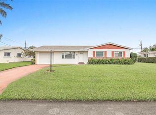 1427 Arabian Rd E, Lake Clarke Shores, FL 33406