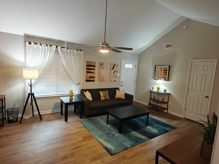4581 Columbia Woods Ln — Photo 2