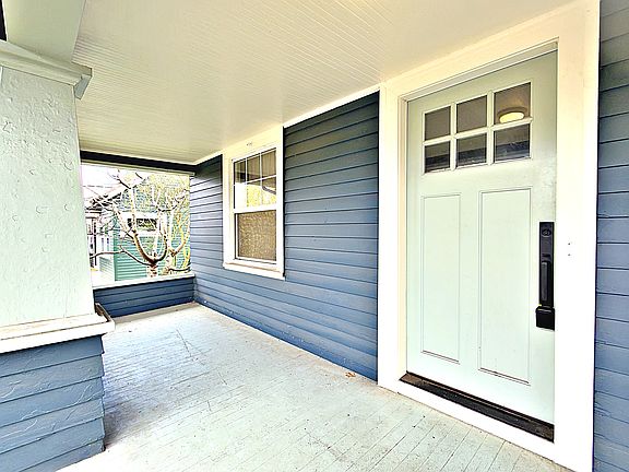 4th image of 858 N Stafford St