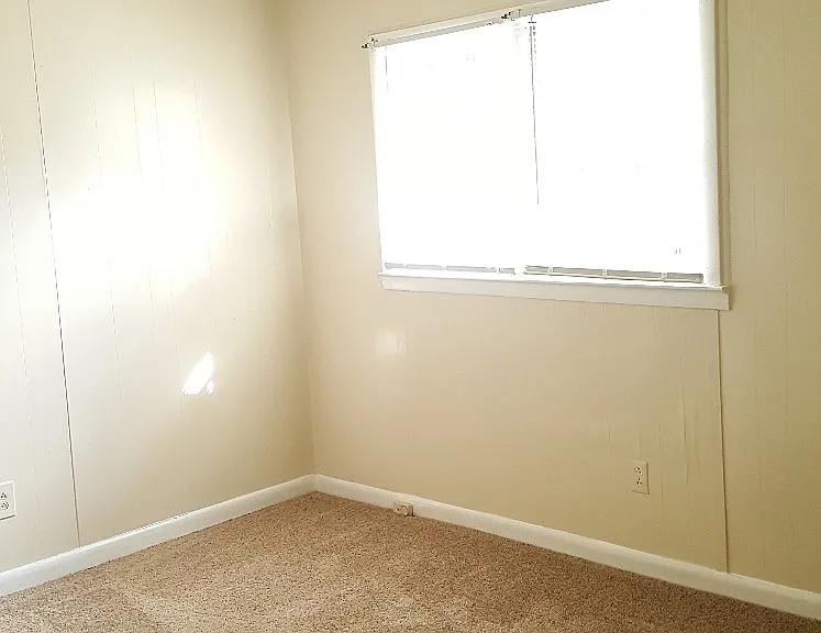 627 Longview St — Photo 6