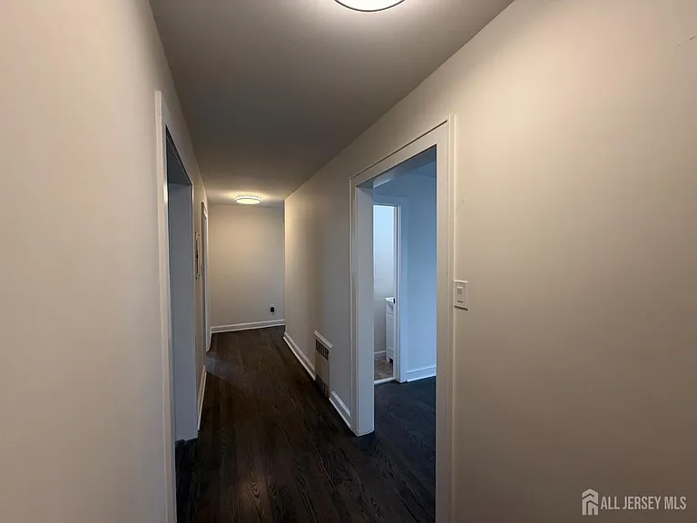 1020 Raritan Ave — Photo 12