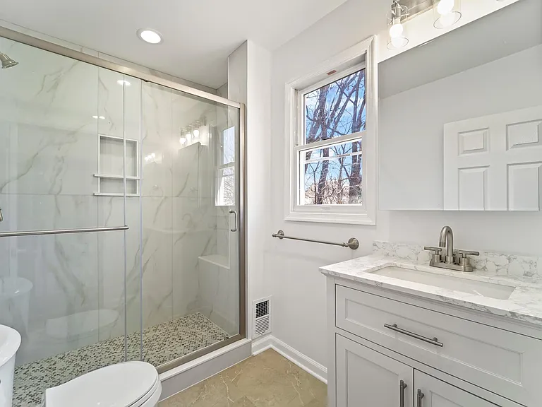 133 Augusta St — Photo 15