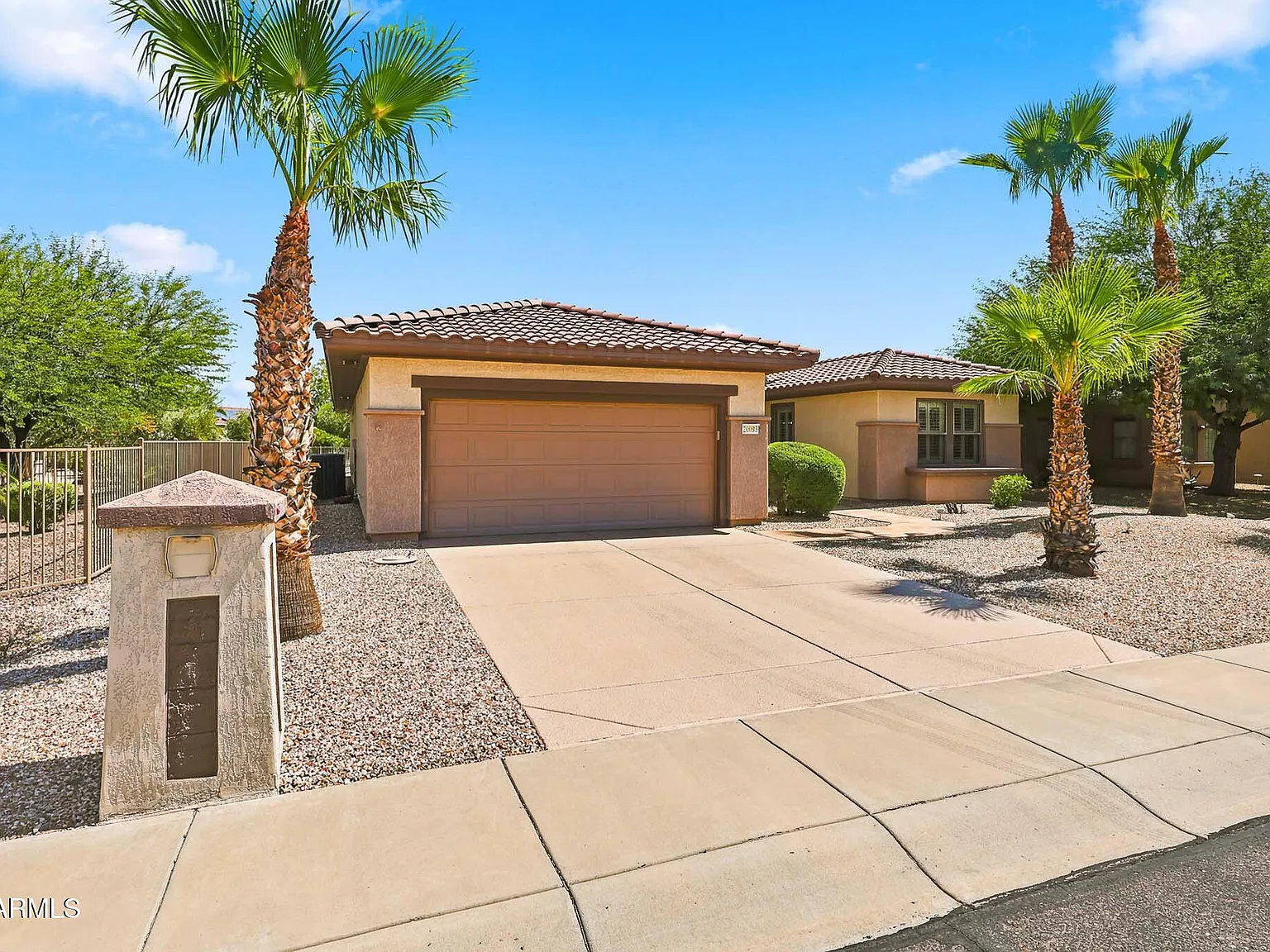 2 bed, 2.5 bath, 2338 sqft, $3,200 — Photo 3