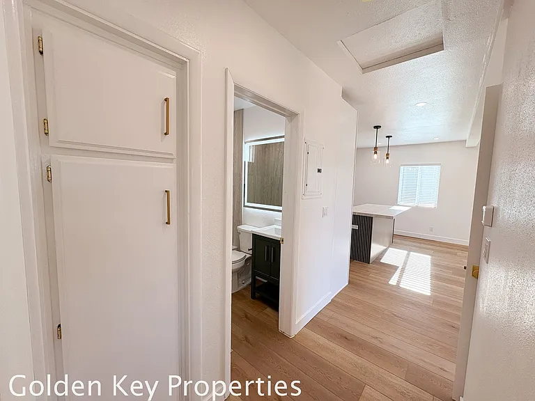 1724 Broadway St #A — Photo 11