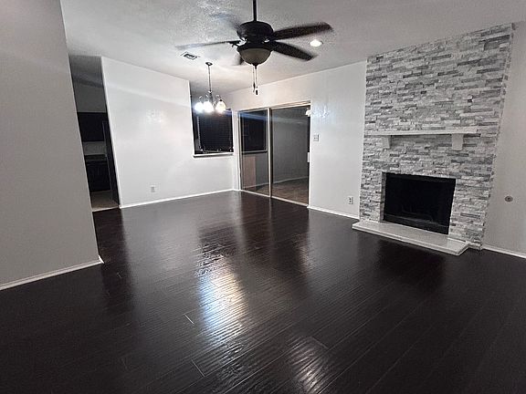 5th image of 2615 Lakebriar St