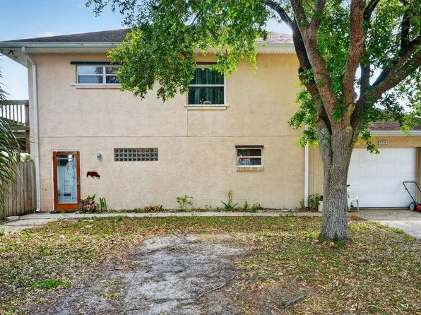 124 Randle Ave, Oak Hill, FL 32759