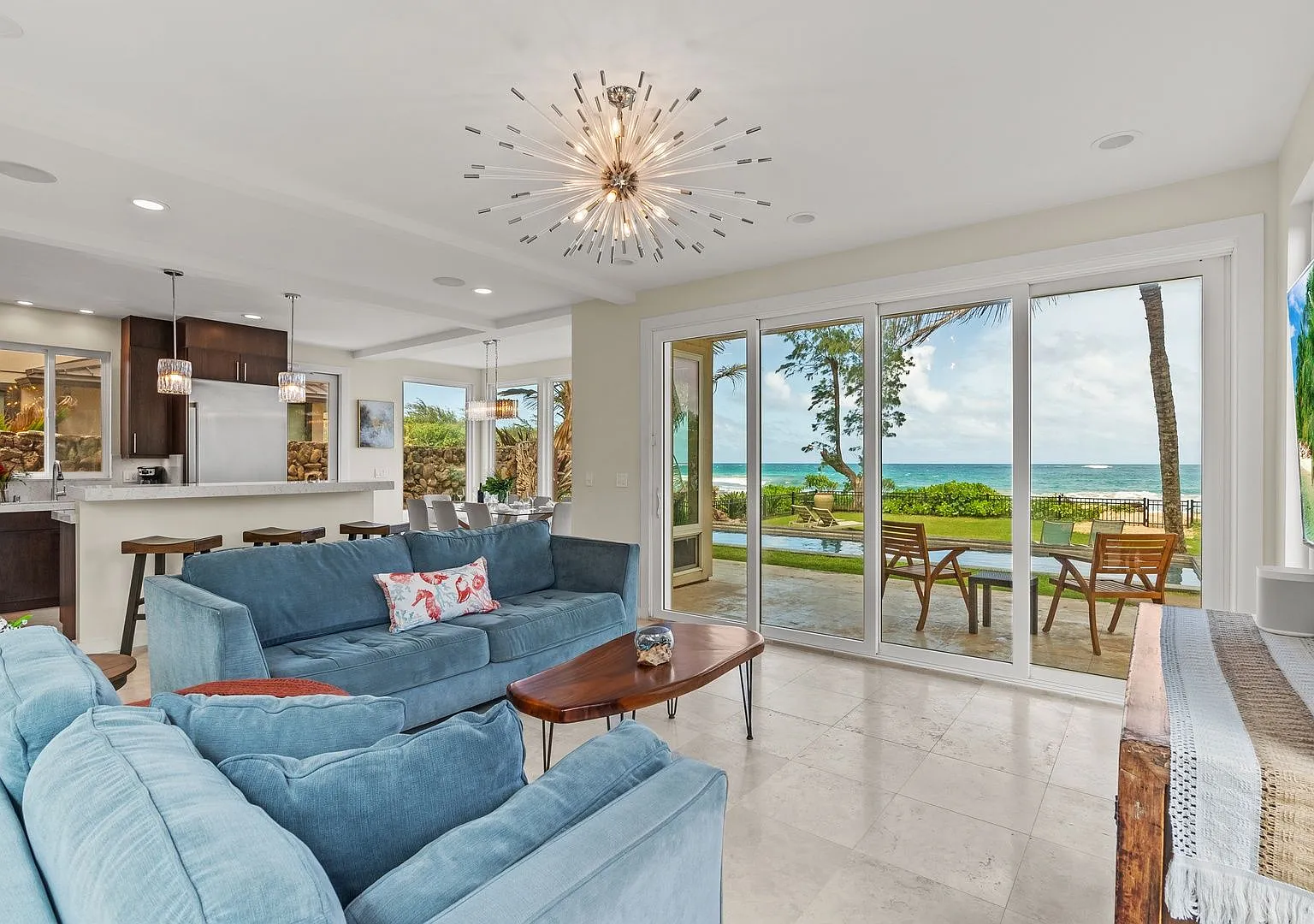 Laie Beachfront Estate: 4BR Luxury w/ Private Pool — Photo 3