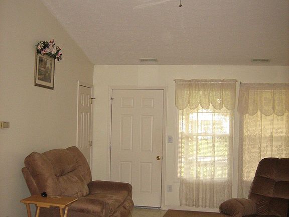 4th image of 1417 Kelly Pl
