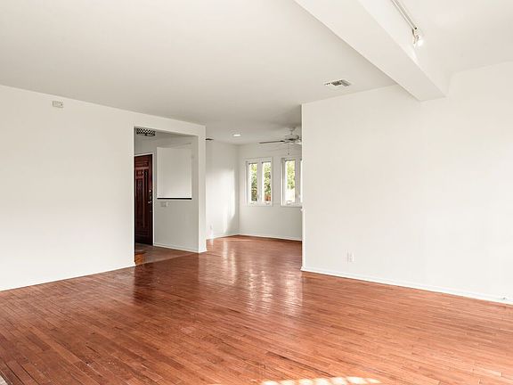 4th image of 3401 Greenwood Ave