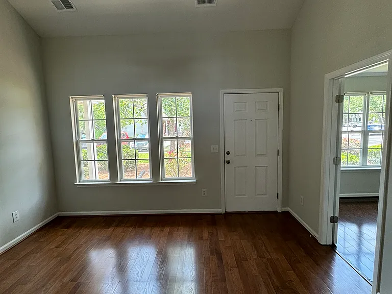 1501 Elm Hall Cir — Photo 4