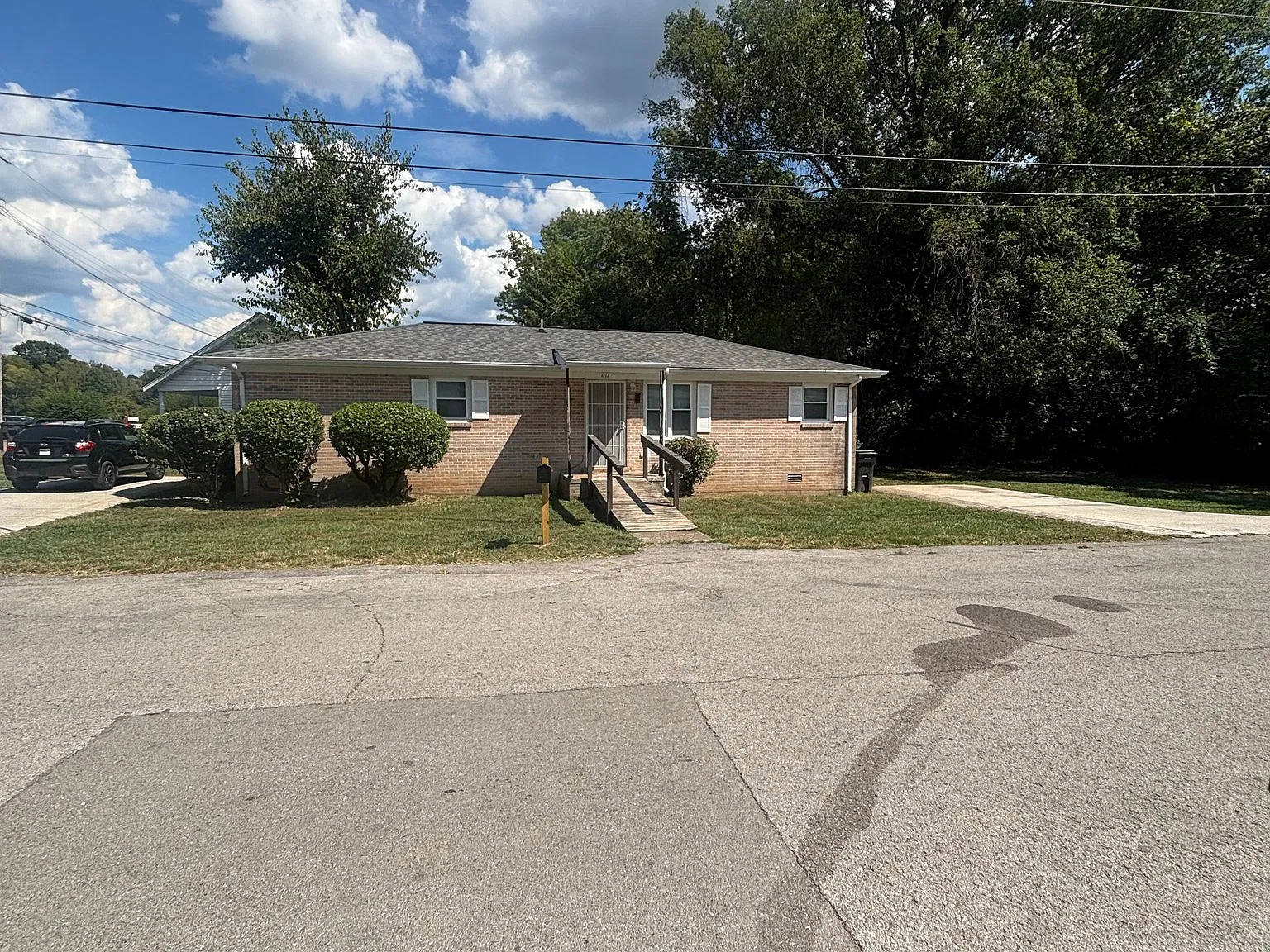 1117 Bridge St. — Photo 2