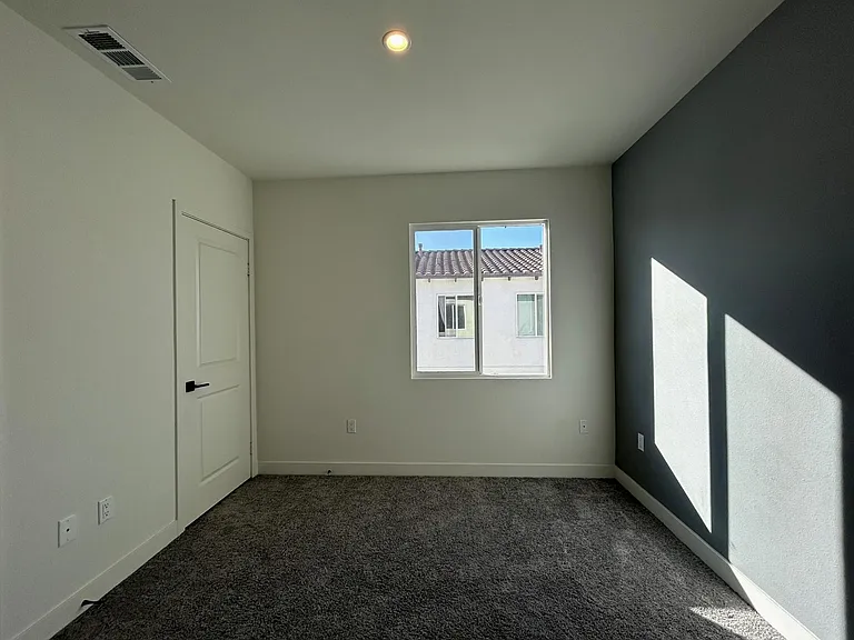 8425 Telegraph Rd — Photo 41