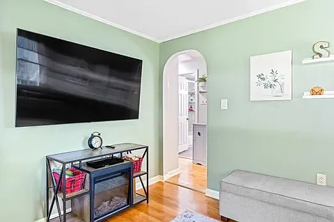 210 Summit St — Photo 17