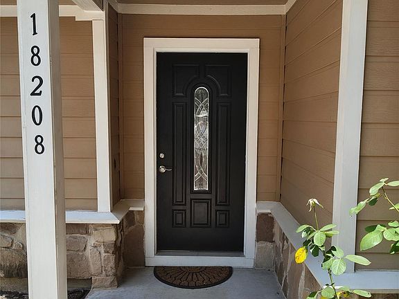 4th image of 18208 Flat Head Dr