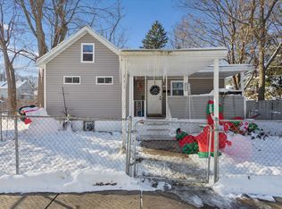 418 Adams St, Rockford, IL 61107