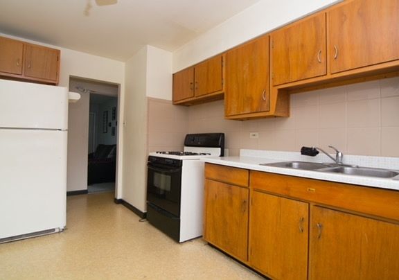 3rd image of 1458 Lincoln Pl