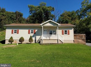 1905 Old State Rd, Dauphin, PA 17018