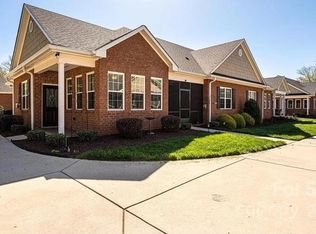 8240 Symphony Ct, Denver, NC 28037