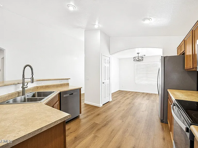 1582 E Leaf Rd — Photo 5