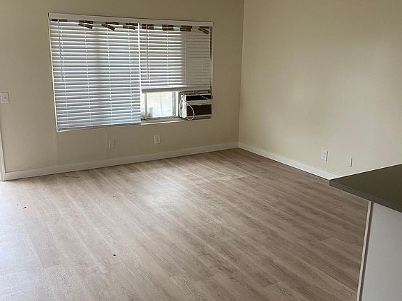 5th image of 16105 Eucalyptus Ave #8